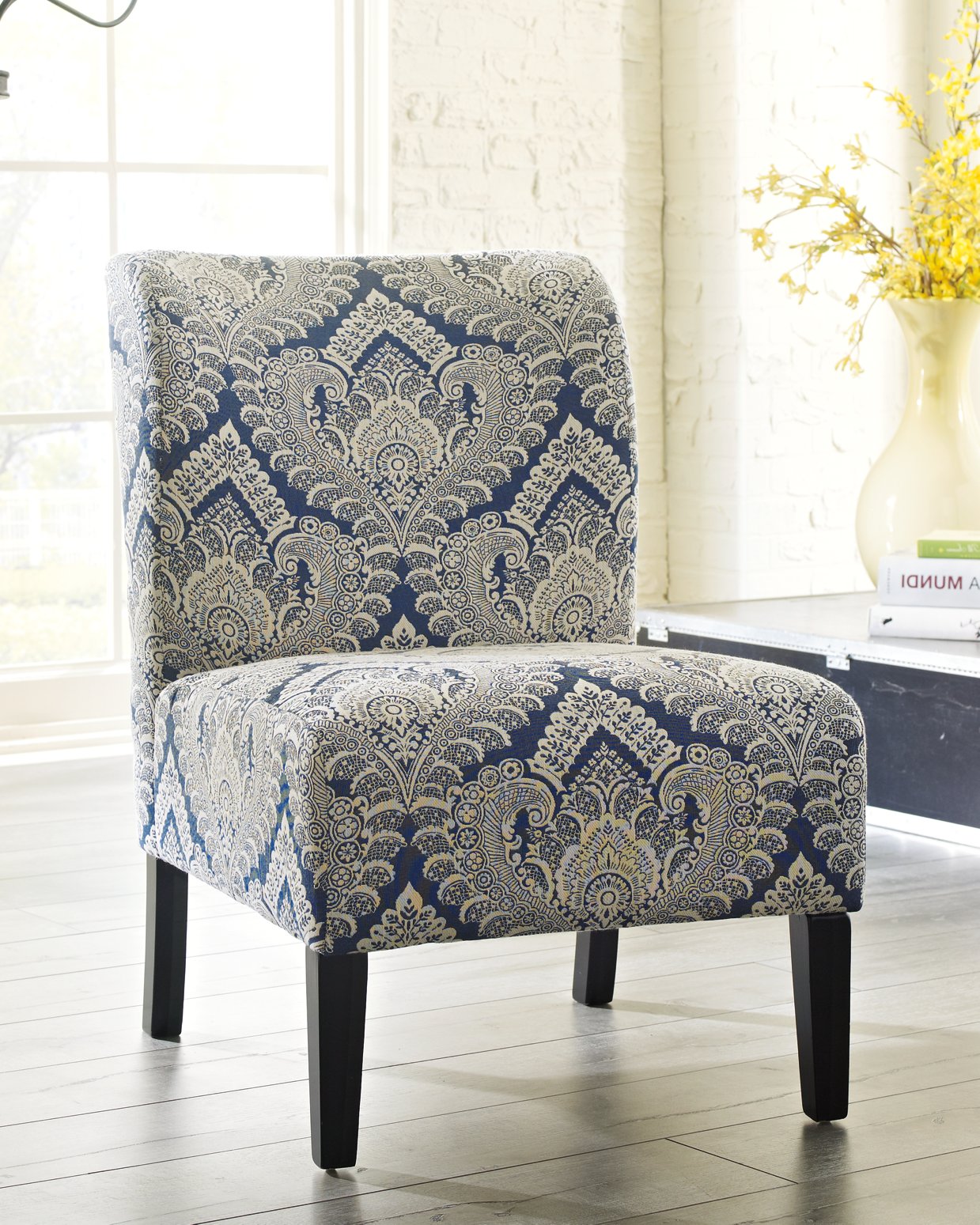 Honnally Accent Chair image