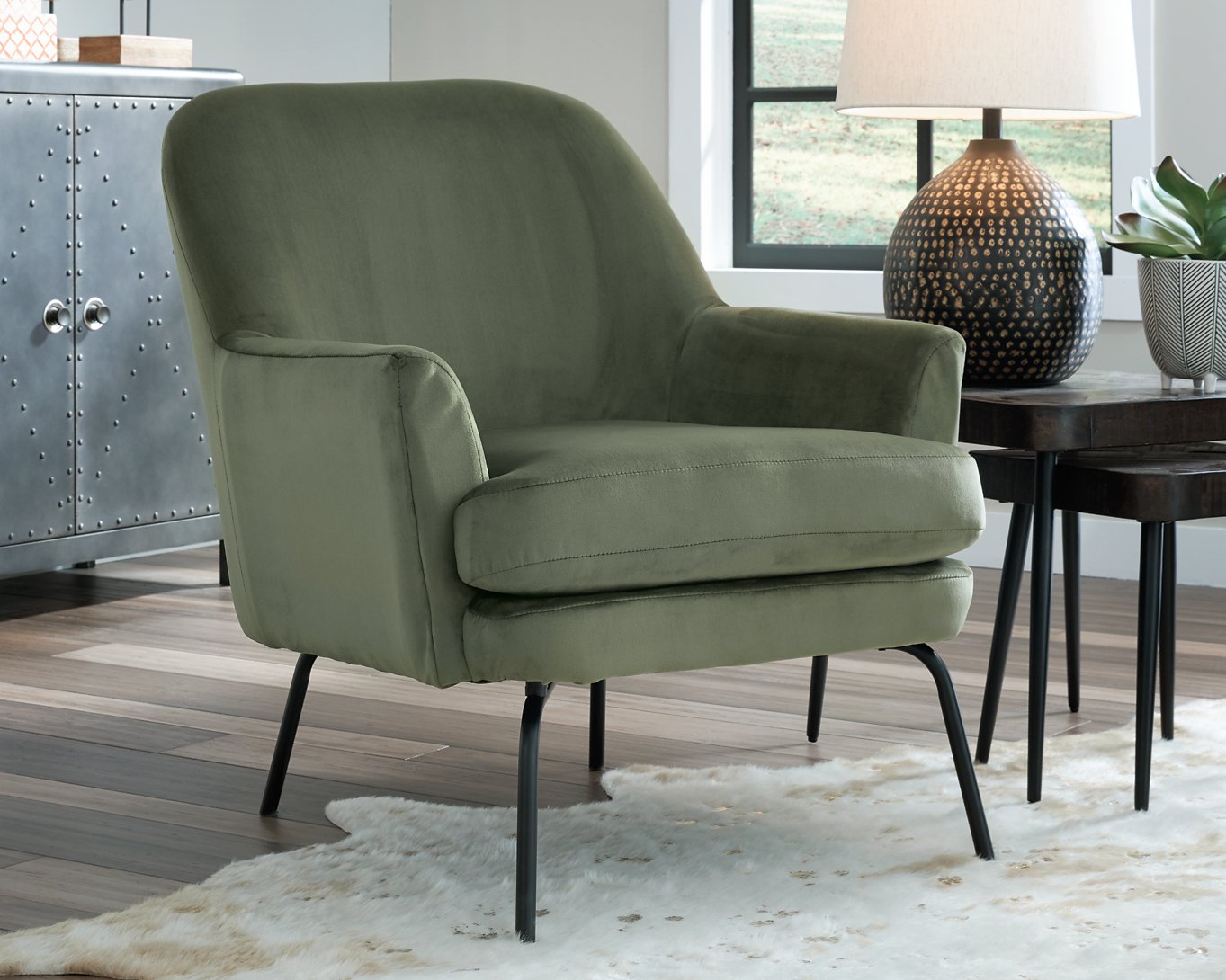 Dericka Accent Chair image