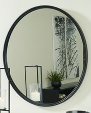 Brocky Accent Mirror image