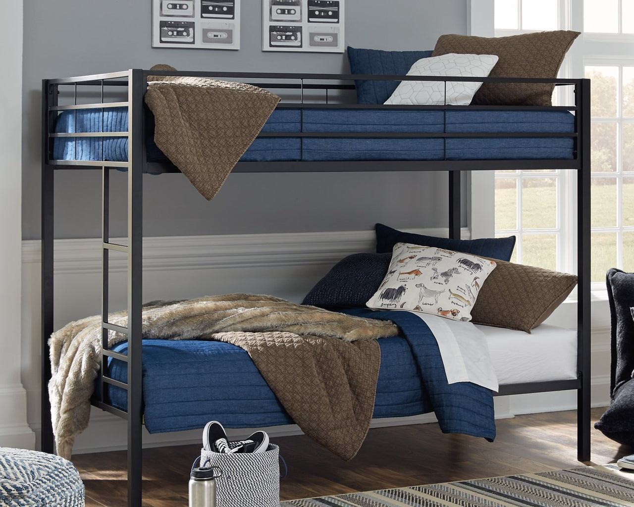 Broshard Twin over Twin Metal Bunk Bed