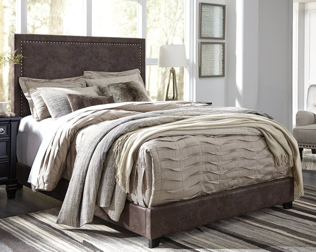 Dolante King Upholstered Bed