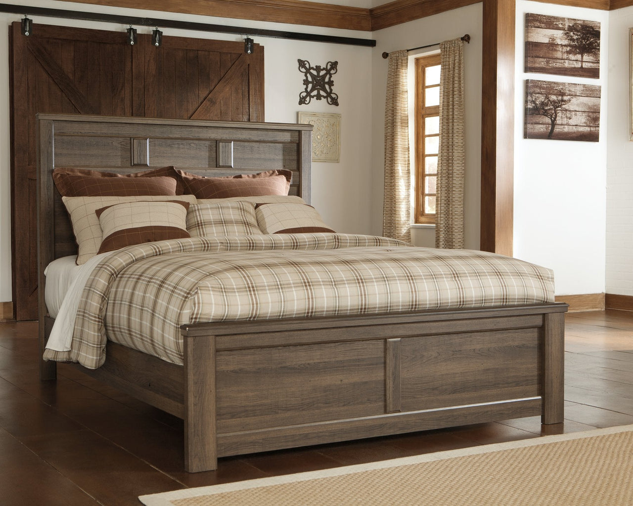 Juararo Queen Panel Bed image