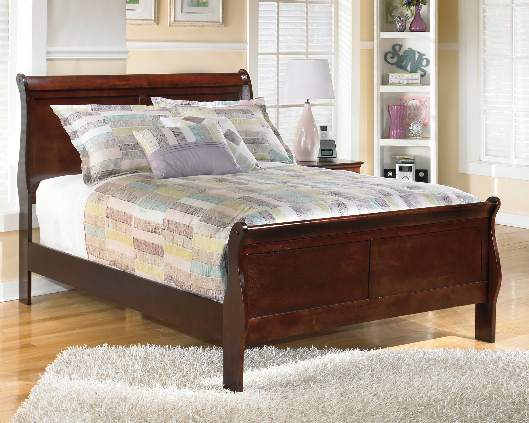 Alisdair Full Sleigh Bed image