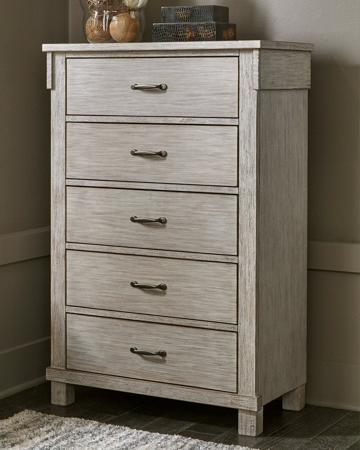 Hollentown Chest of Drawers image