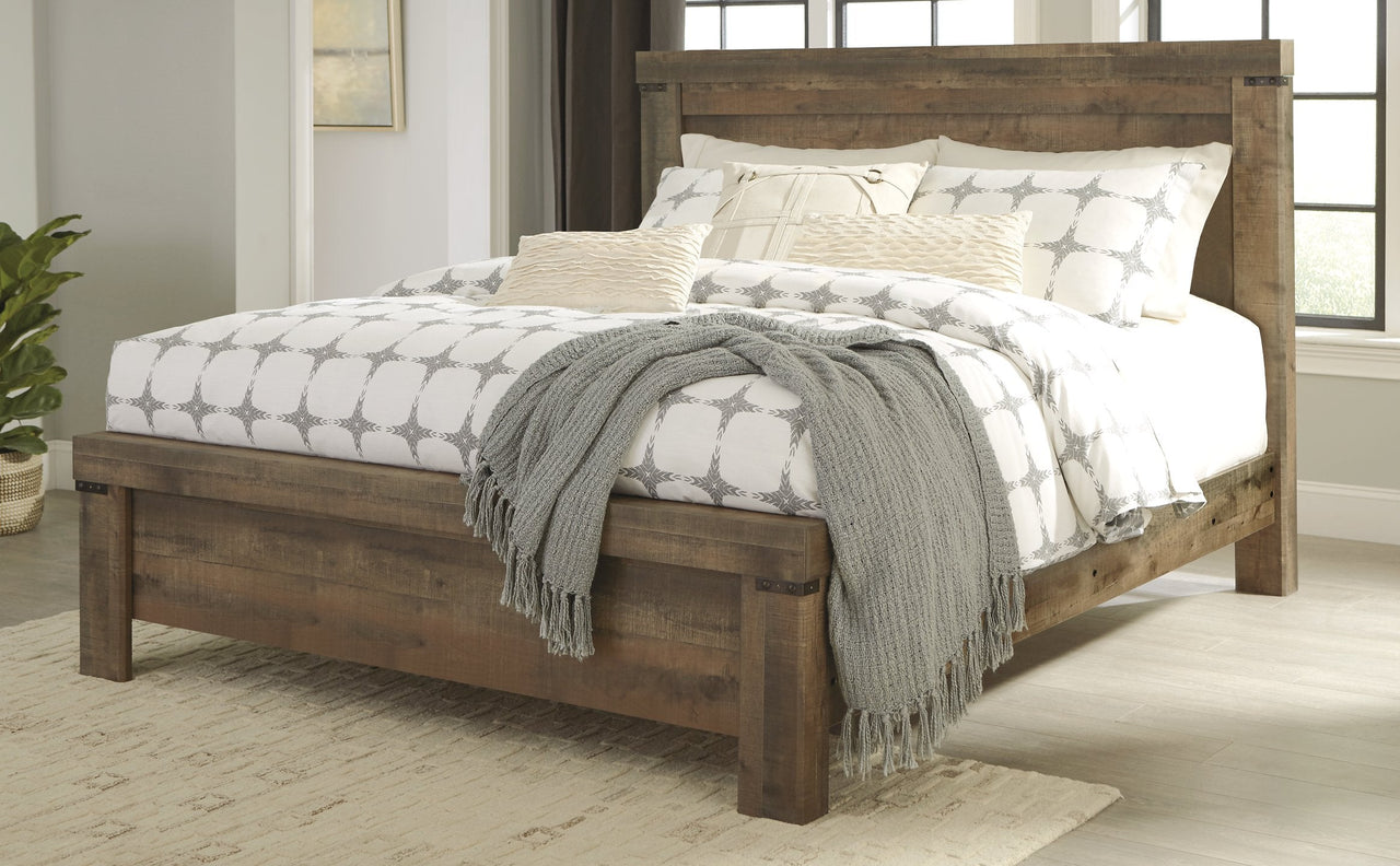 Trinell King Panel Bed image