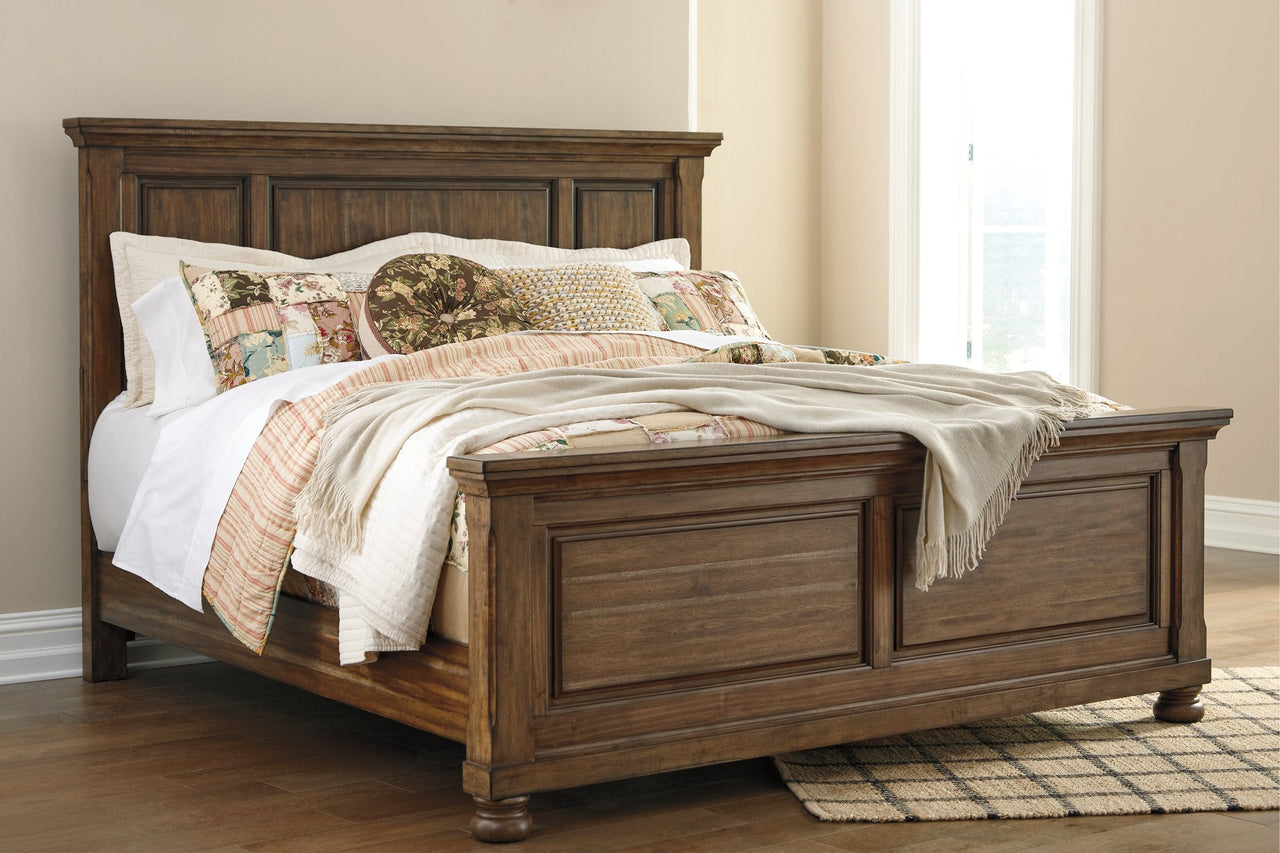 Flynnter California King Panel Bed image