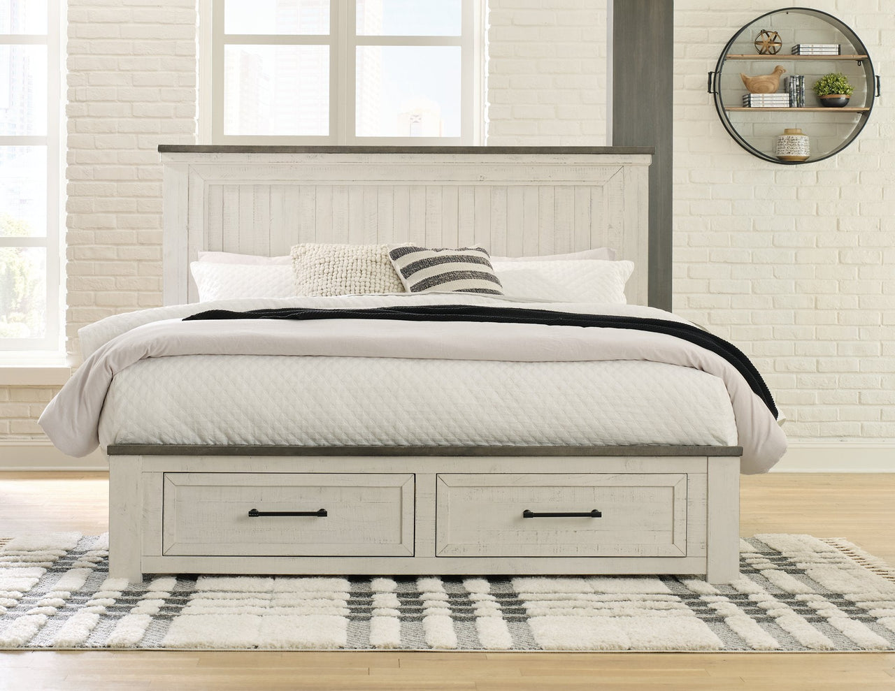 Brewgan California King Panel Storage Bed image