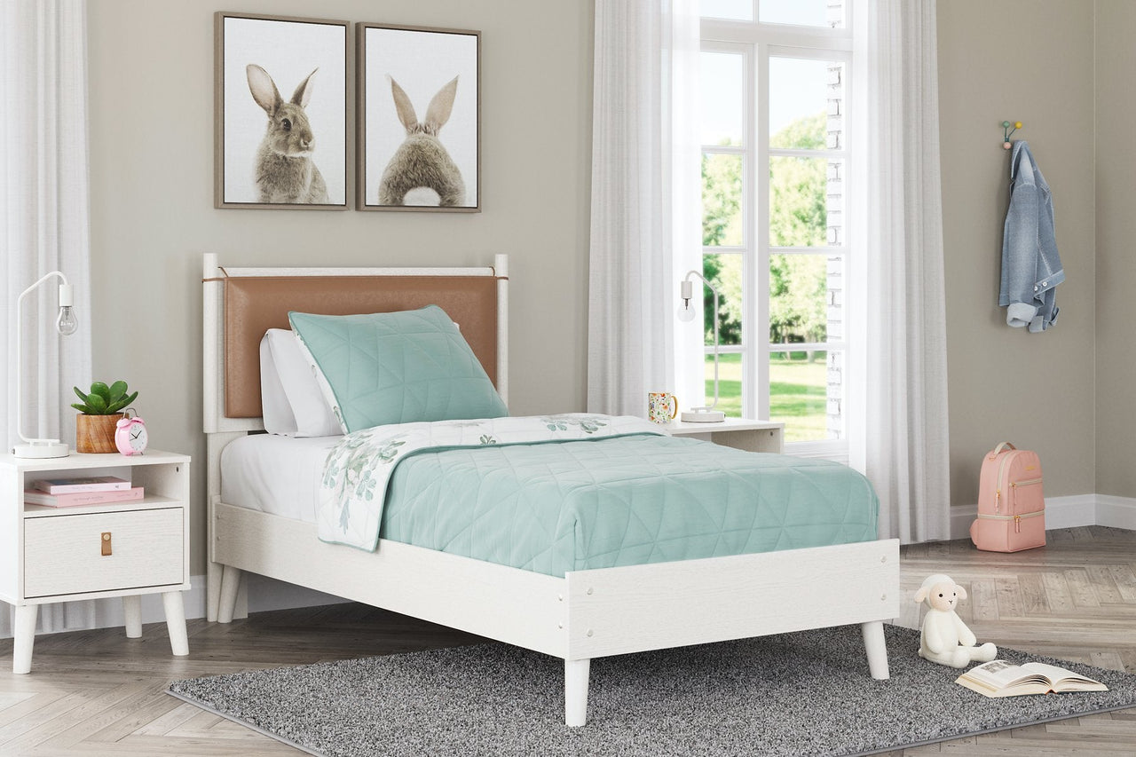 Aprilyn Twin Panel Bed image