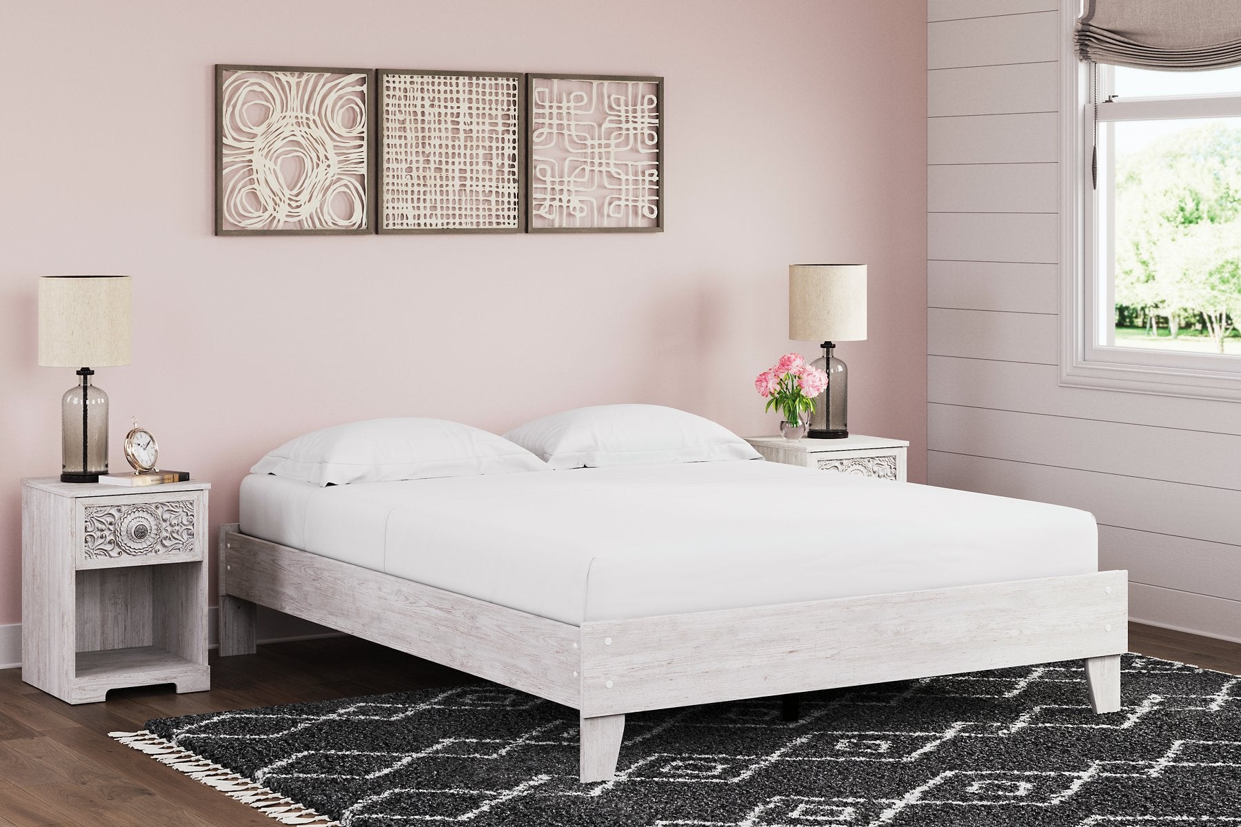 Paxberry Queen Platform Bed image