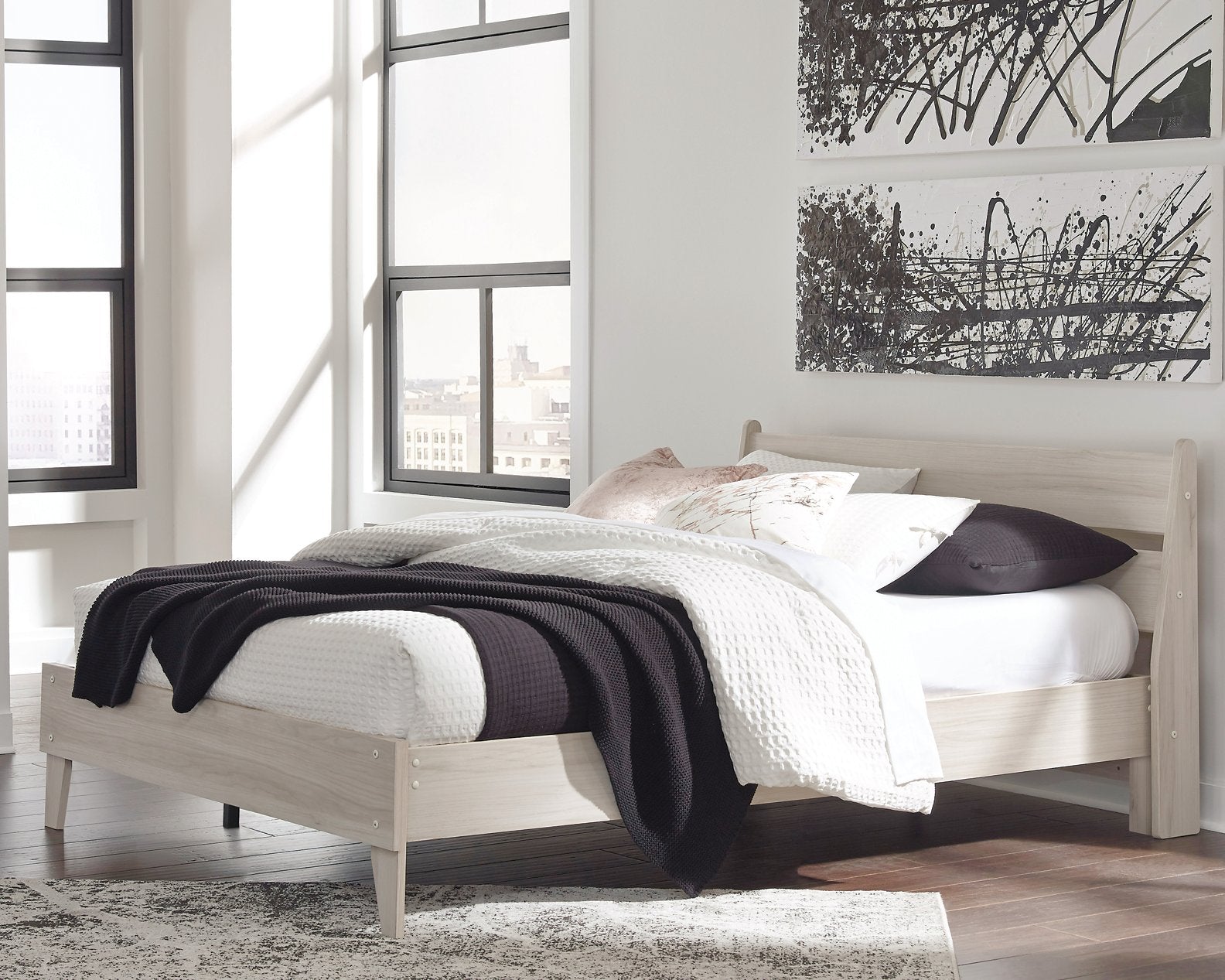 Socalle Queen Panel Platform Bed image