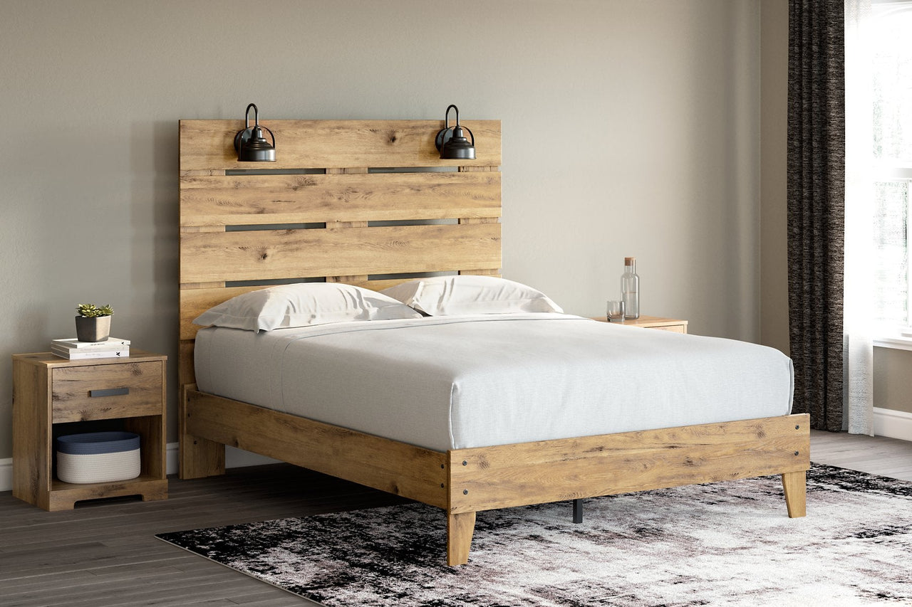 Larstin Queen Panel Platform Bed image