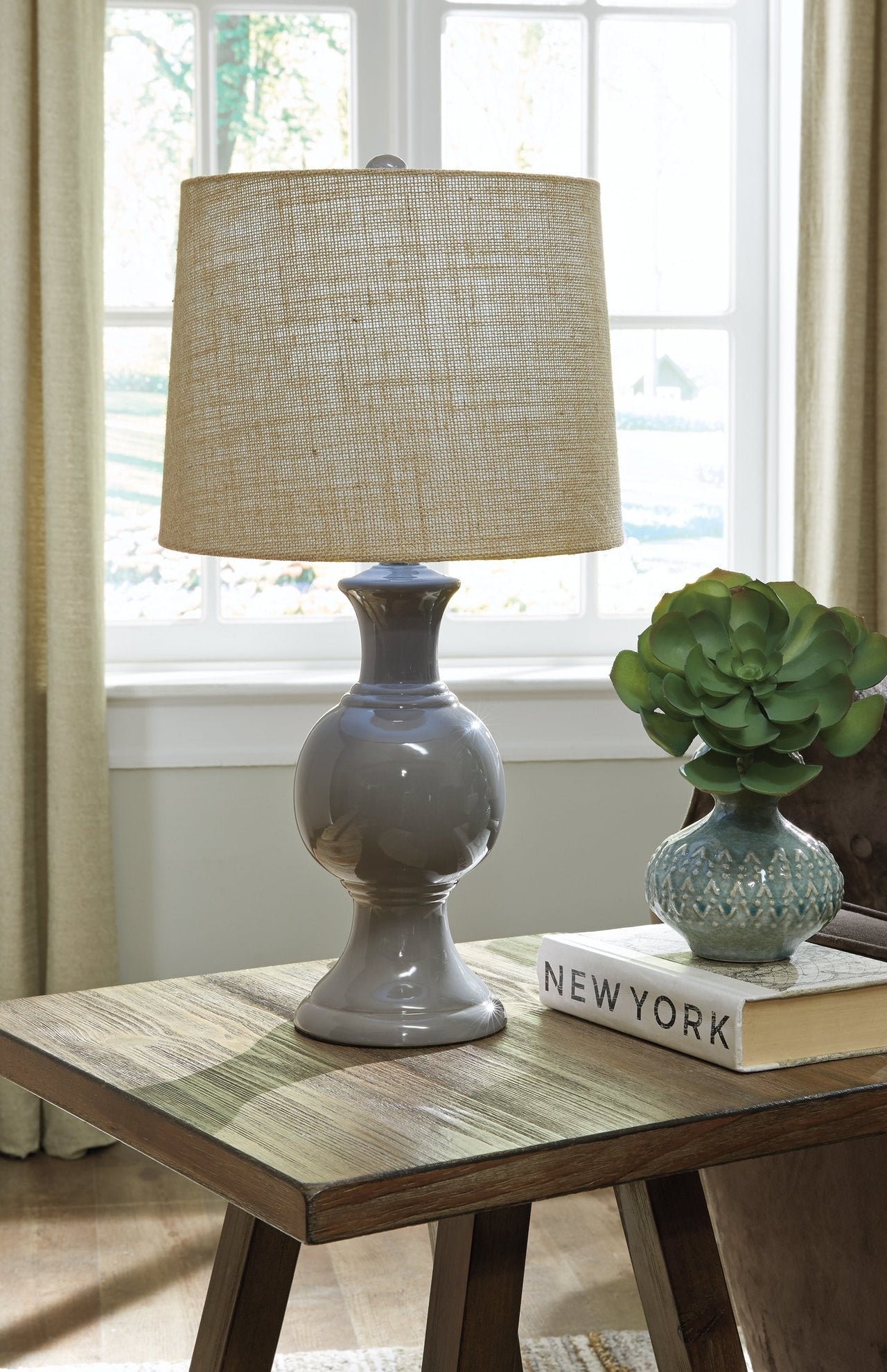 Magdalia Table Lamp image