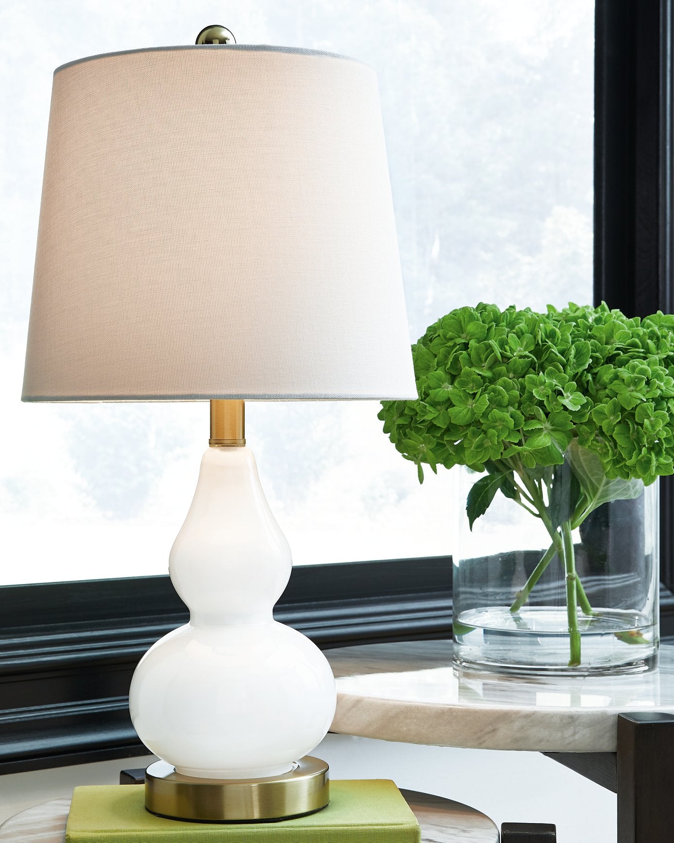 Makana Table Lamp image