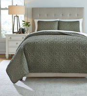 Guslea Queen Coverlet Set image