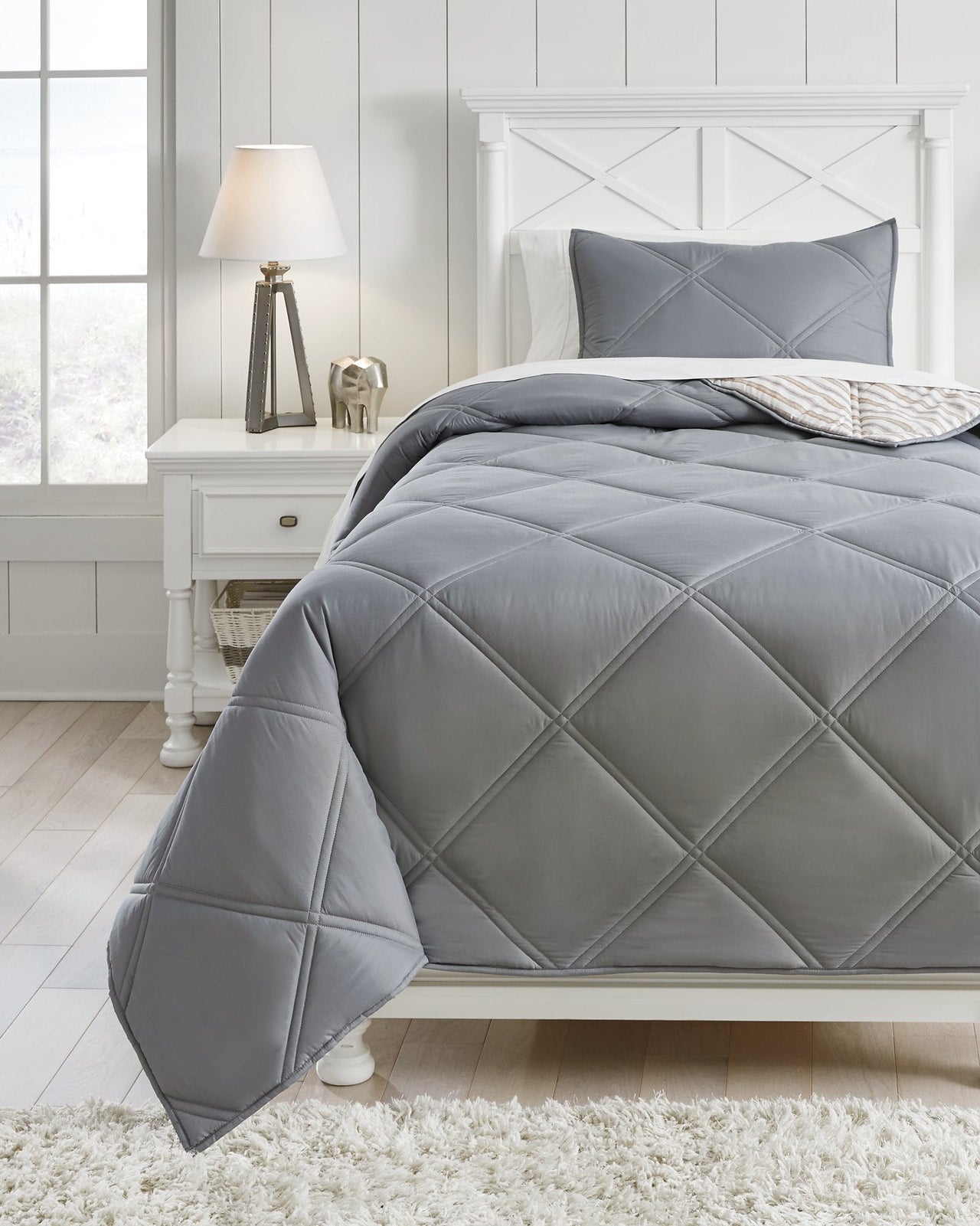 Rhey 2-Piece Twin Comforter Set image