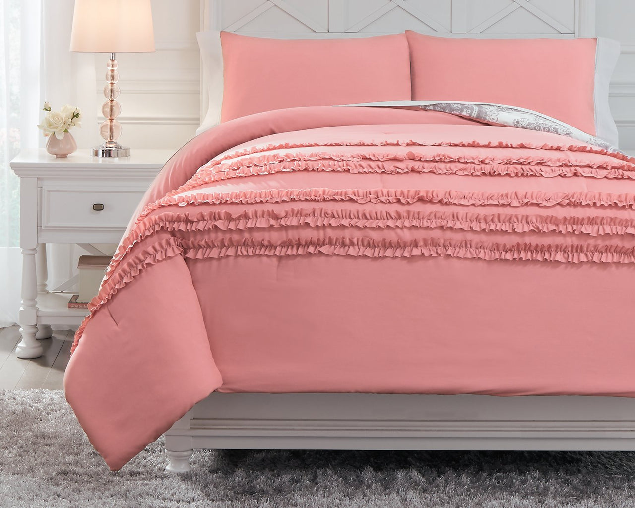 Avaleigh Full Comforter Set image