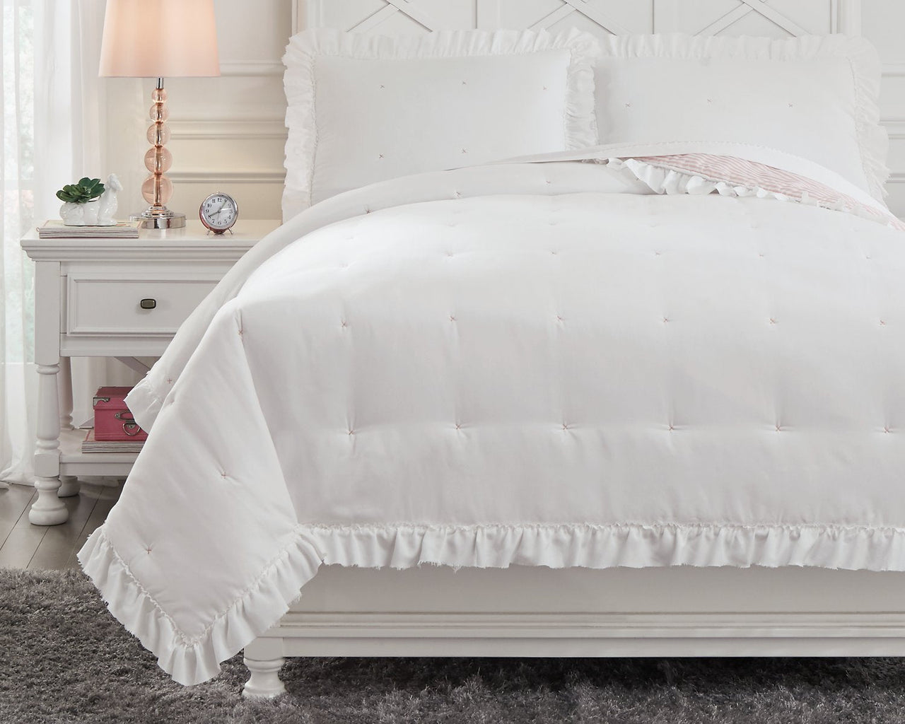 Jenalyn Full Comforter Set image