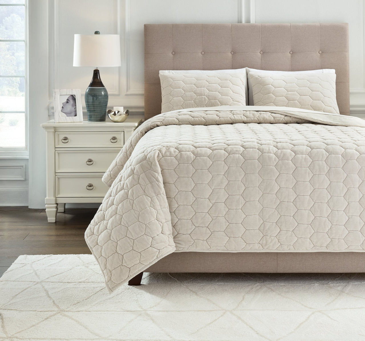 Hesper King Coverlet Set image