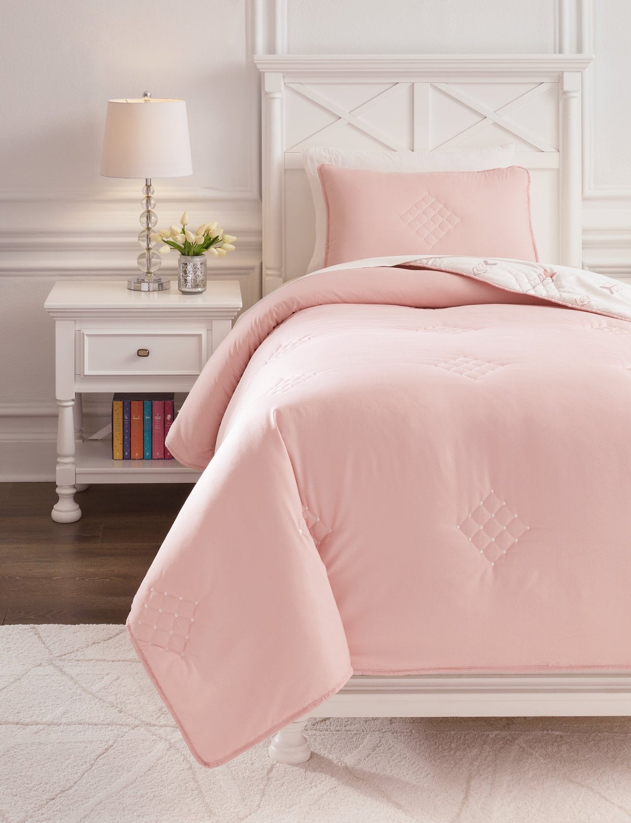 Lexann Twin Comforter Set image