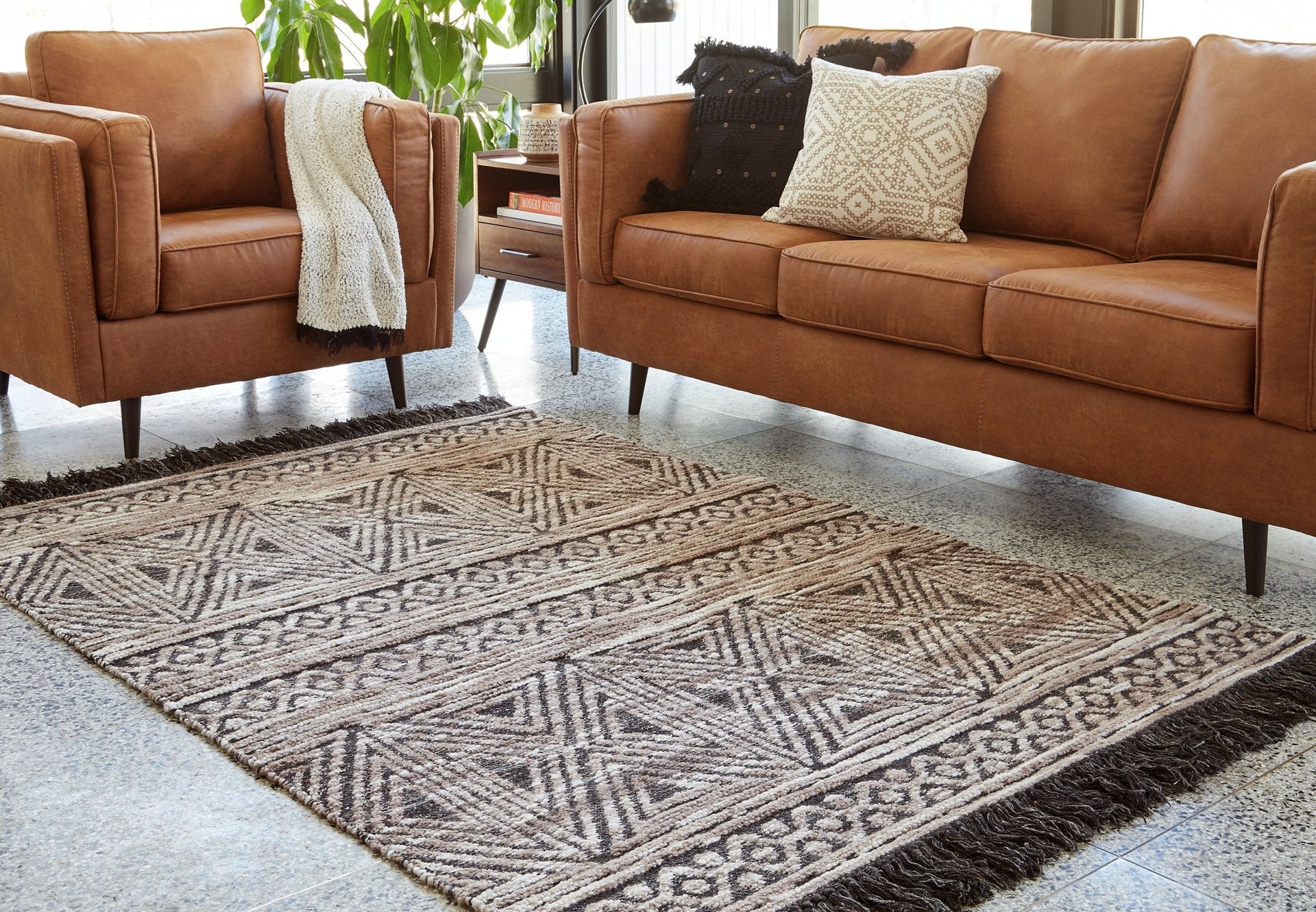 Kylin Medium Rug image