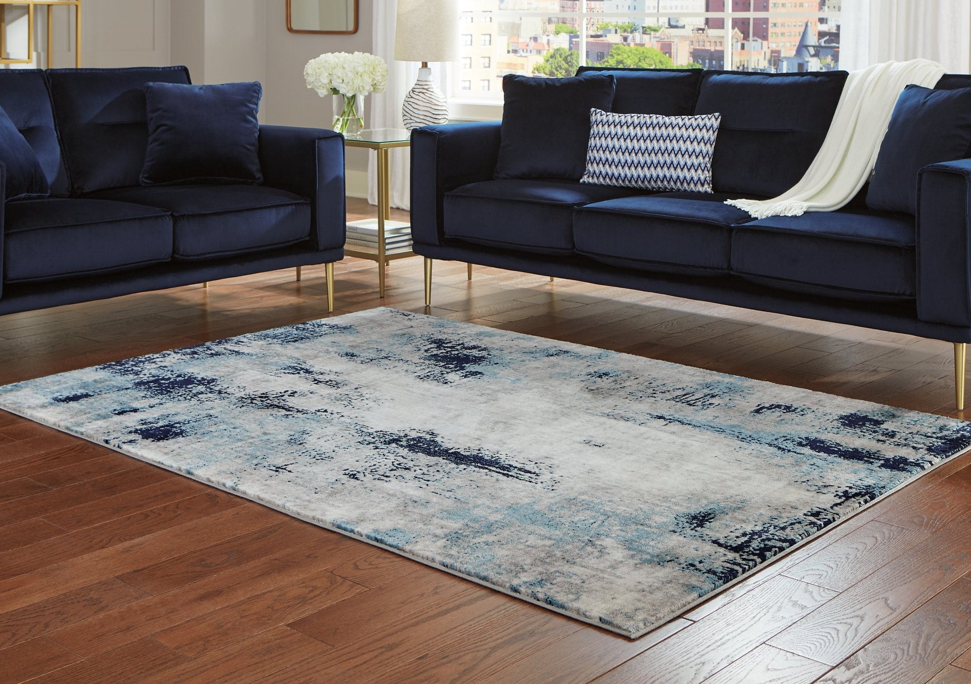 Leonelle Large Rug image