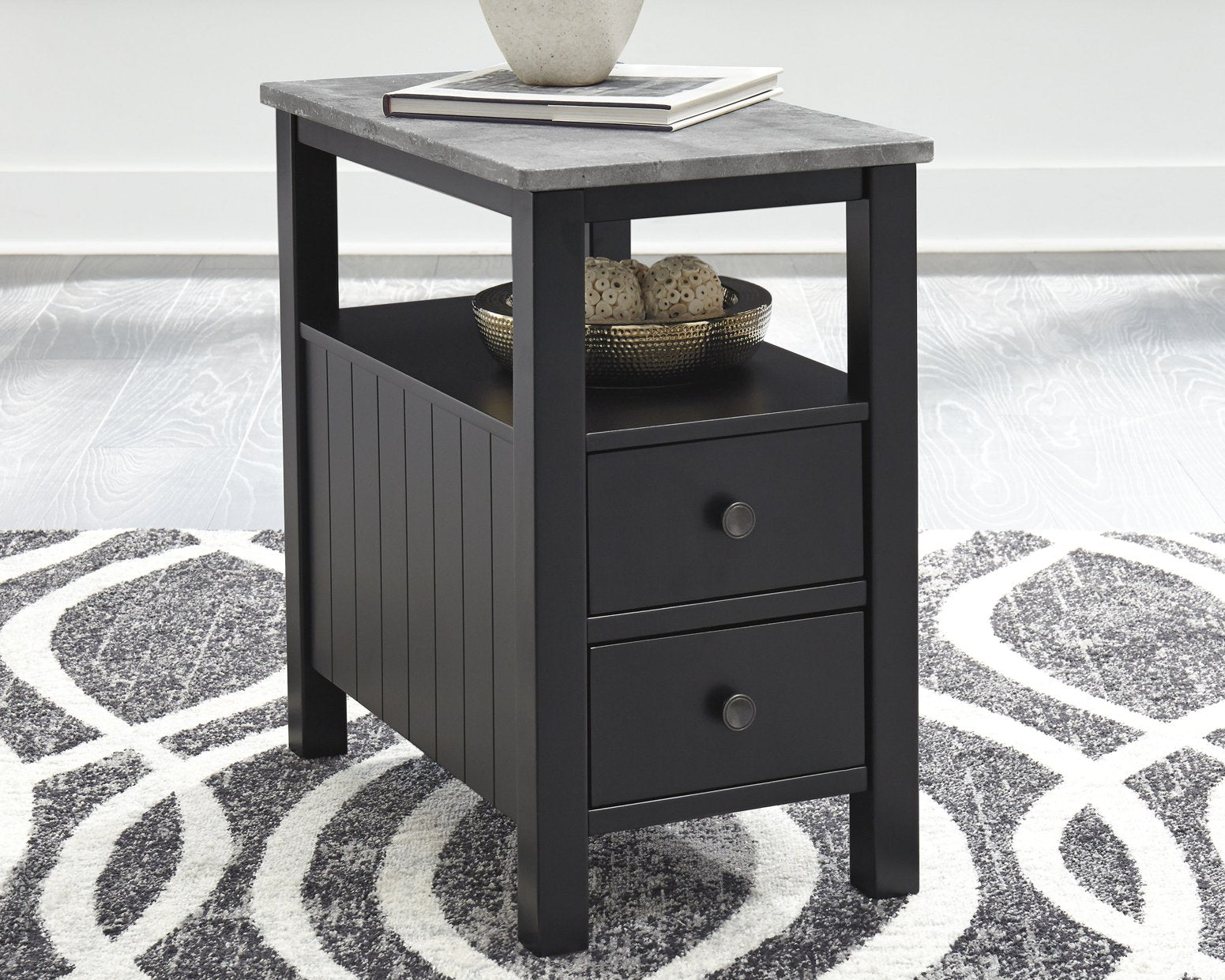 Ezmonei Chairside End Table image