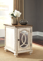 Realyn Chairside End Table image