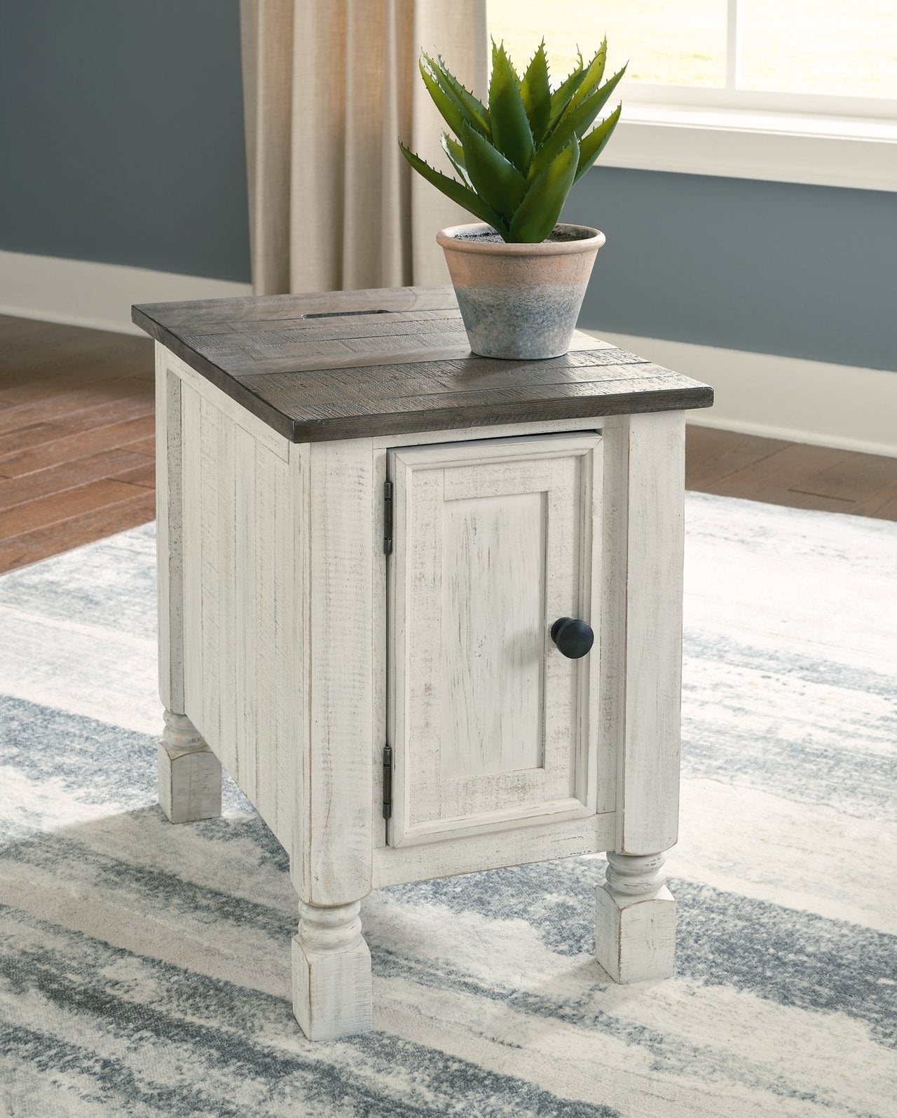 Havalance Chairside End Table image