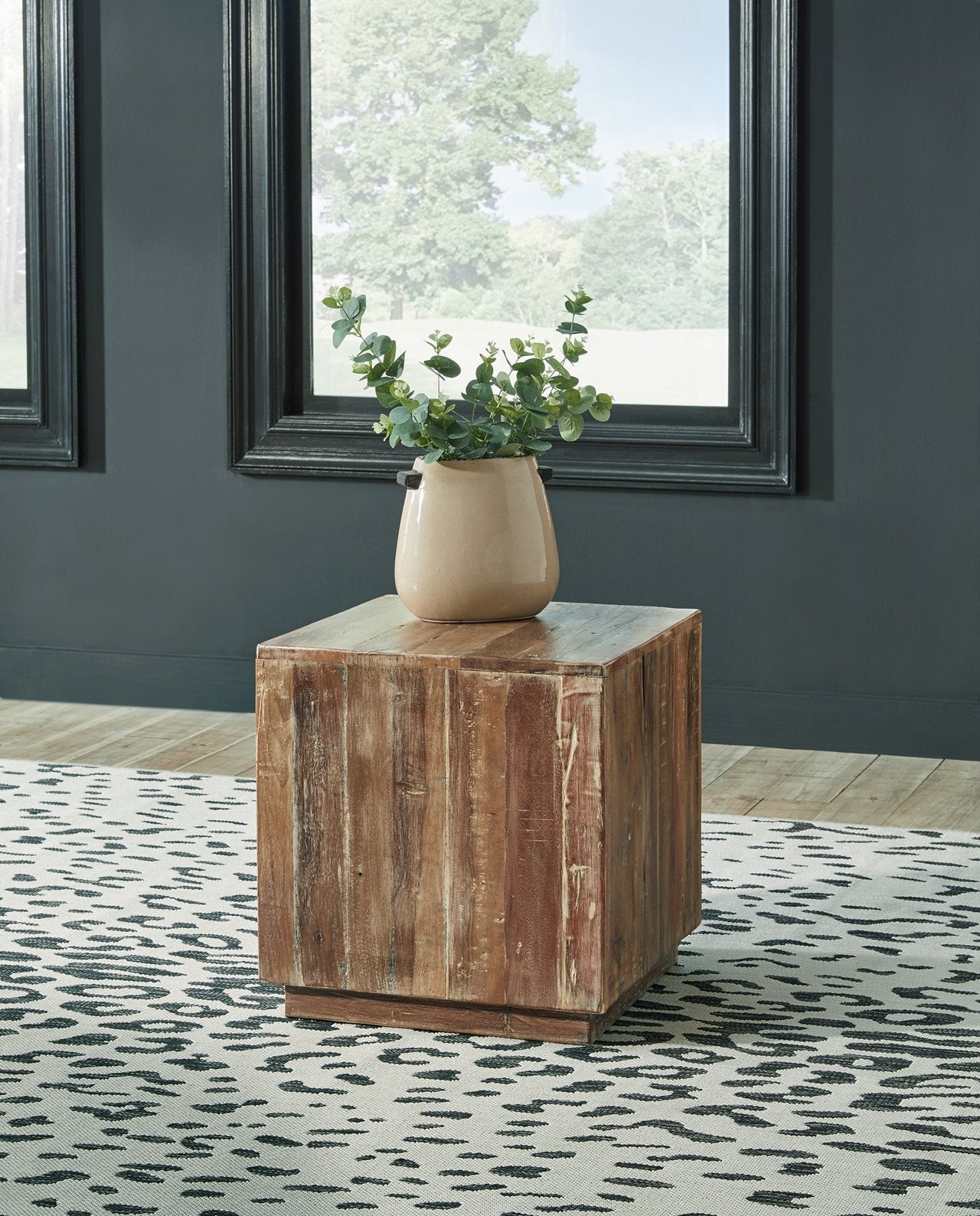 Randale Accent Table image